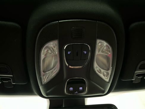 Used 2025 Jeep Compass Limited w/ Sun & Sound Group AWD/4WD image 15