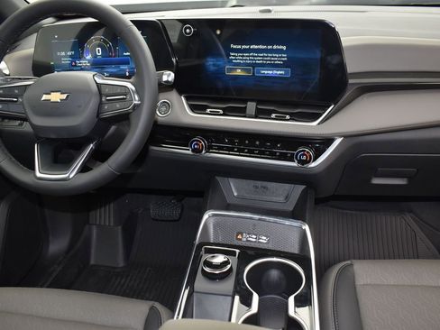 New 2026 Chevrolet Equinox LT w/ Convenience Package II image 29