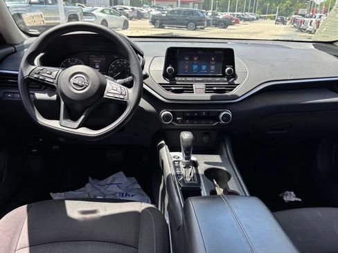 Used 2023 Nissan Altima 2.5 S FWD image 9
