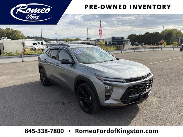 Used 2024 Chevrolet Trax ACTIV w/ Sunroof Package FWD image 3