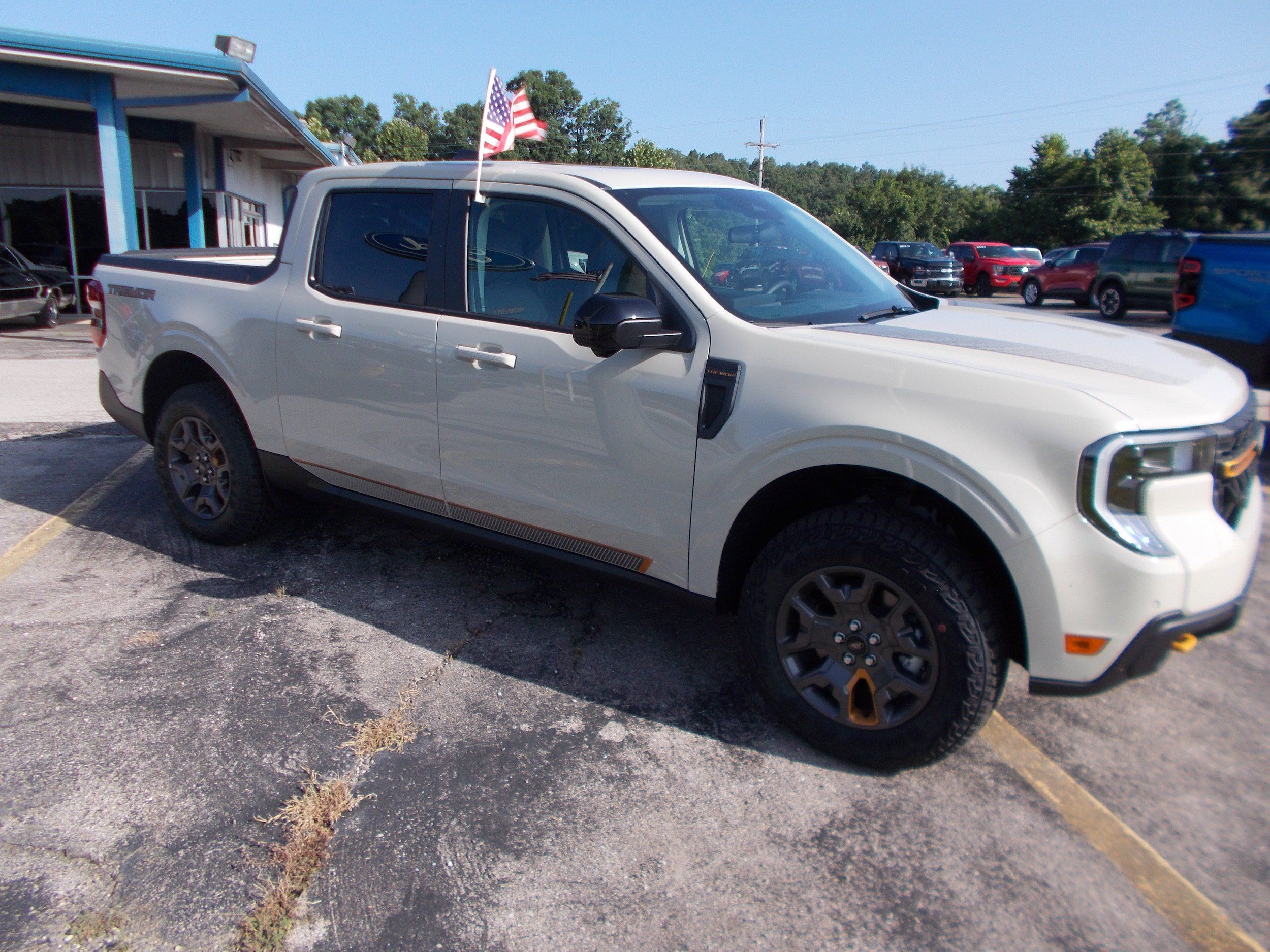 Used 2025 Ford Maverick Tremor AWD/4WD image 2
