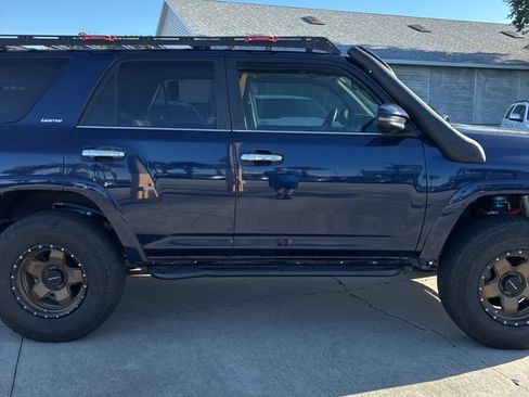 Used 2018 Toyota 4Runner Limited AWD/4WD image 4