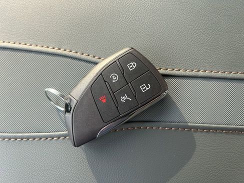 New 2026 GMC Acadia AT4 image 33