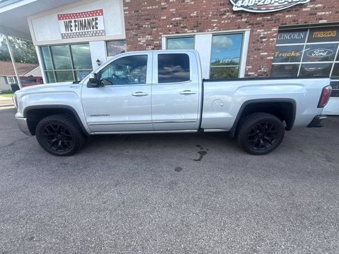Used 2017 GMC Sierra 1500 SLT w/ SLT Premium Package AWD/4WD image 8