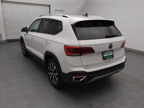 Used 2024 Volkswagen Taos SE FWD image 5
