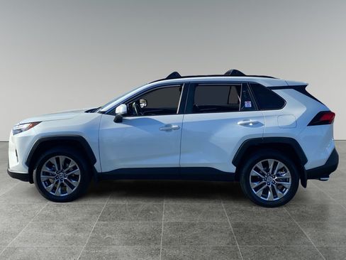Used 2023 Toyota RAV4 XLE Premium AWD/4WD image 2