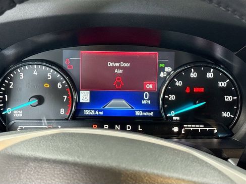 Used 2022 Ford Explorer XLT w/ Equipment Group 202A image 10