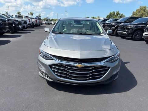 Used 2024 Chevrolet Malibu LT FWD image 2