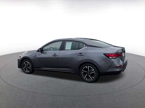 Used 2025 Nissan Sentra SV image 9