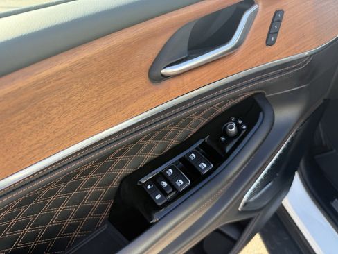 Used 2023 Jeep Grand Cherokee L Summit image 15