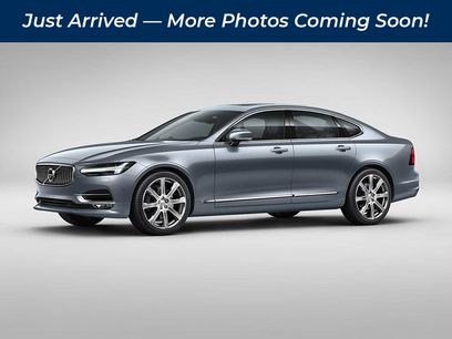 Used 2017 Volvo S90 T6 Momentum w/ Vision Package