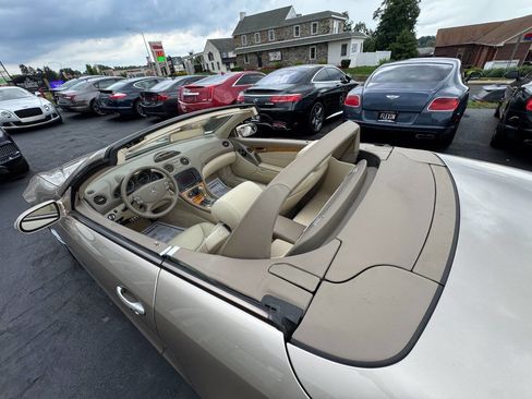 Used 2005 Mercedes-Benz SL 500 w/ AMG Sport Pkg image 28