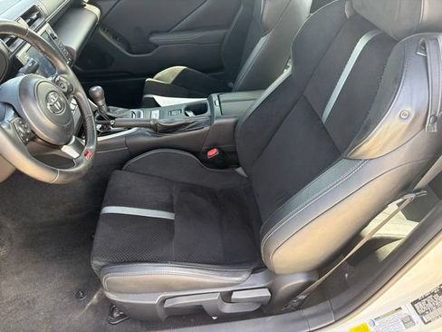 Used 2023 Toyota GR86 Premium w/ ALL Weather Mat Package (TMS) RWD image 7
