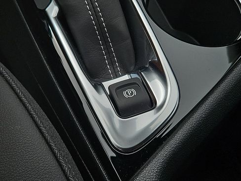 Used 2023 Buick Encore GX Select w/ Sport Touring Package FWD image 25