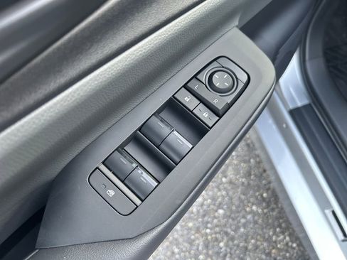 New 2026 Toyota Prius LE image 19