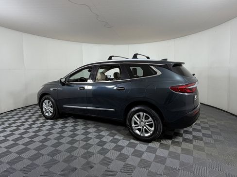 Used 2018 Buick Enclave Essence image 3