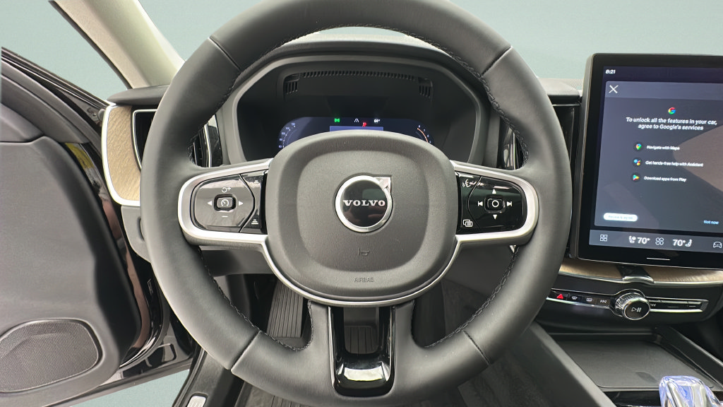 Used 2026 Volvo XC60 B5 Plus AWD/4WD image 15