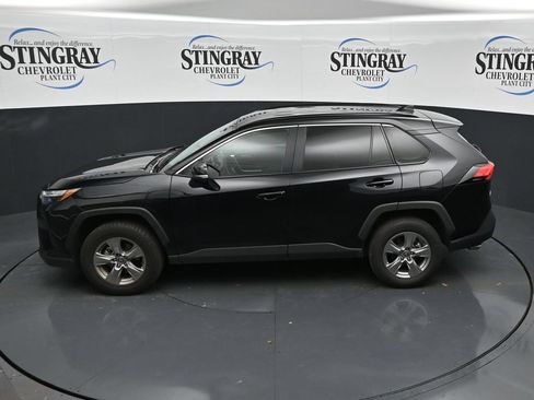 Used 2025 Toyota RAV4 XLE AWD/4WD image 21