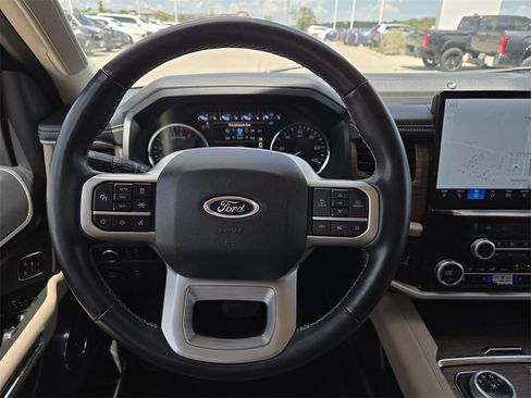 Used 2024 Ford Expedition Limited image 24