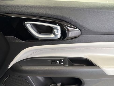 Used 2024 Jeep Compass Limited image 51