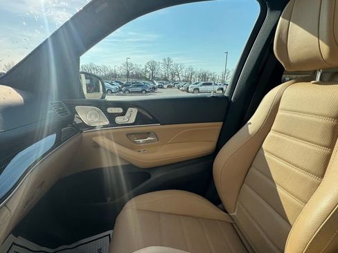 Used 2024 Mercedes-Benz GLS 450 4MATIC image 26
