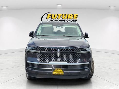 New 2026 Lincoln Navigator L Reserve AWD/4WD image 3