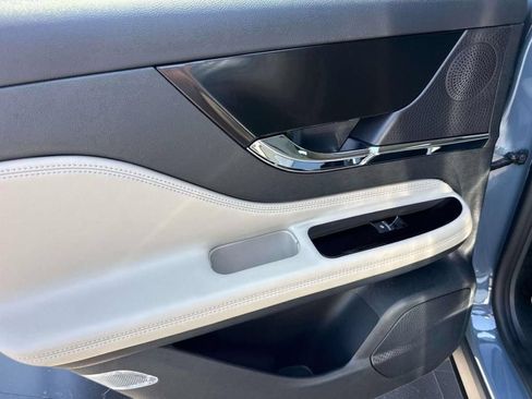 Certified 2025 Lincoln Corsair Reserve AWD/4WD image 9