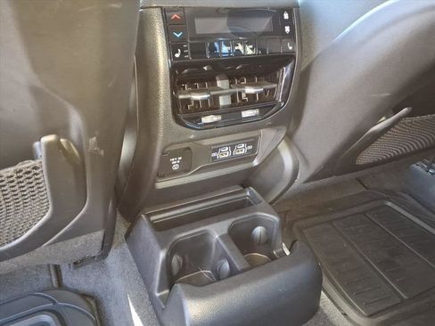 Used 2022 Jeep Grand Cherokee L Limited w/ Trailer Tow Group (B) image 33