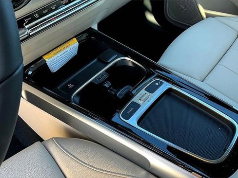 New 2026 Mercedes-Benz GLB 250 4MATIC image 11