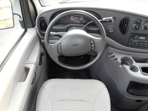 Used 2002 Ford E-350 and Econoline 350 XL image 25