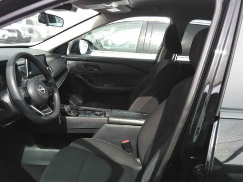 Used 2024 Nissan Rogue S AWD/4WD image 5