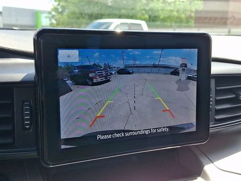 Used 2022 Ford Explorer XLT w/ Class IV Trailer Tow Package AWD/4WD image 24