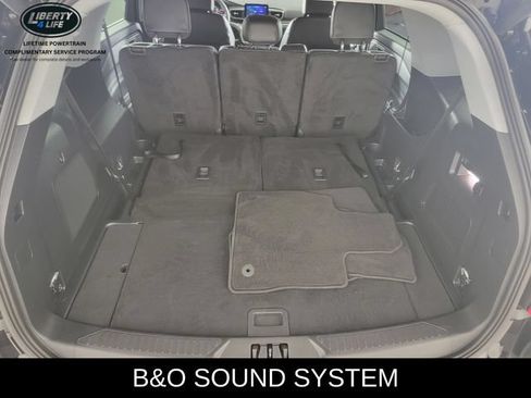 Used 2023 Ford Explorer XLT w/ Equipment Group 202A AWD/4WD image 16