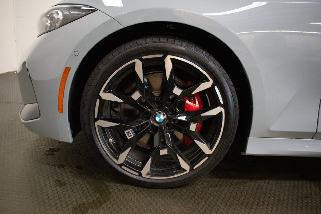 New 2026 BMW 330i xDrive Sedan w/ M Sport Package AWD/4WD image 9