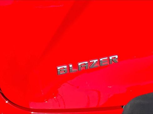 Used 2022 Chevrolet Blazer LT FWD image 10