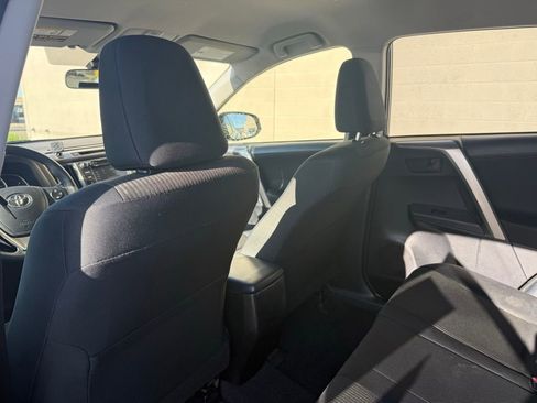Used 2014 Toyota RAV4 LE AWD/4WD image 22