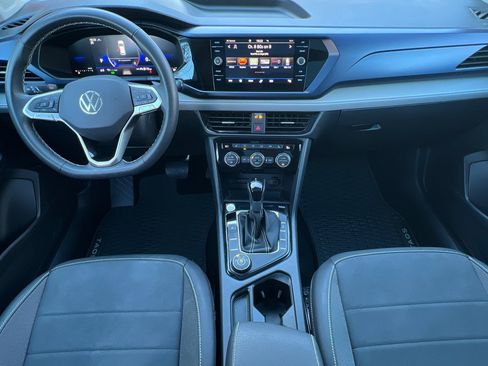 Used 2024 Volkswagen Taos SE image 18