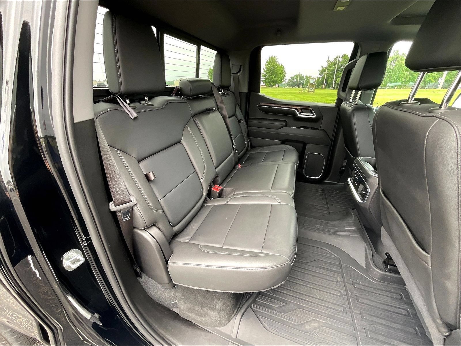 Used 2022 GMC Sierra 1500 SLT w/ SLT Premium Plus Package AWD/4WD image 12