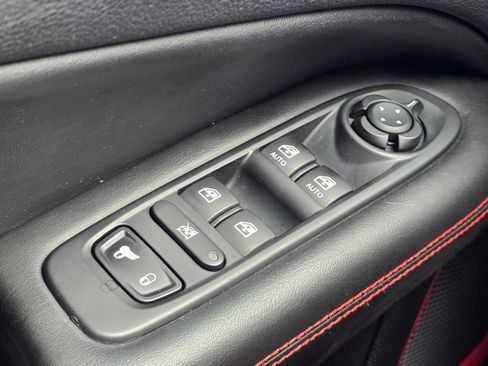 Used 2018 Jeep Compass Trailhawk w/ Leather Interior Group AWD/4WD image 23