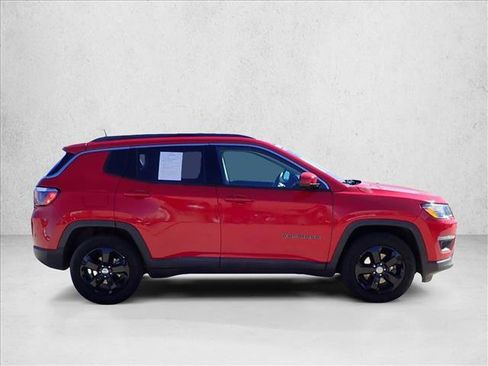 Used 2018 Jeep Compass Latitude w/ Popular Equipment Group image 5