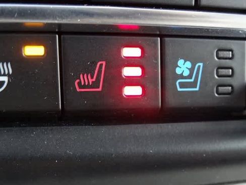 Certified 2024 Ford Expedition Limited image 35