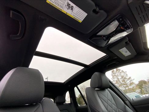 Used 2024 BMW X5 xDrive40i w/ Premium Package image 14