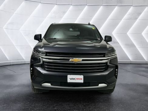 Used 2022 Chevrolet Suburban LT w/ Luxury Package AWD/4WD image 2