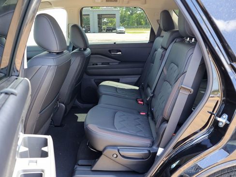 New 2026 Nissan Pathfinder Platinum FWD image 7