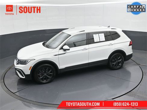 Used 2024 Volkswagen Tiguan SE image 53