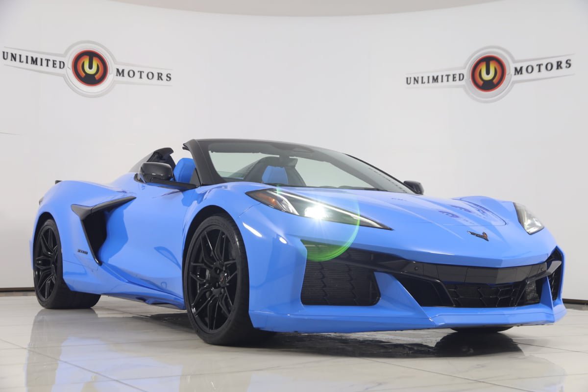 Used 2024 Chevrolet Corvette Z06 w/ Stealth Interior Trim Package RWD image 27