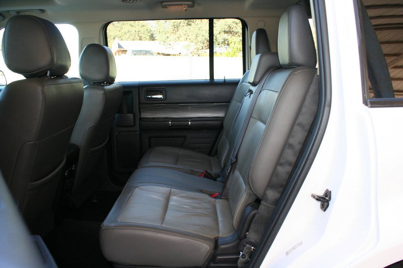 Used 2016 Ford Flex Limited w/ Equipment Group 301A FWD image 22