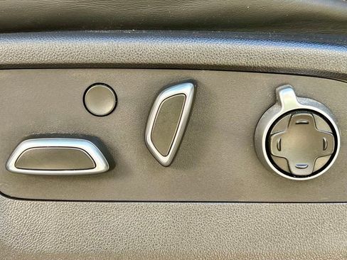 Used 2025 GMC Sierra 2500 Denali Ultimate image 32