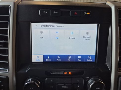 Used 2019 Ford F150 Lariat image 39