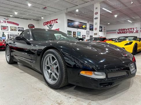 Used 2004 Chevrolet Corvette Z06 w/ Memory Package RWD image 5